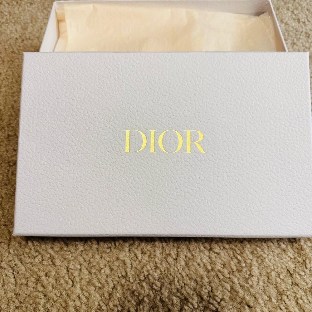 DIOR WHITE EMPTY GIFT BOX AUTHENTIC SMALL 9.5” X 6” X 2.5”